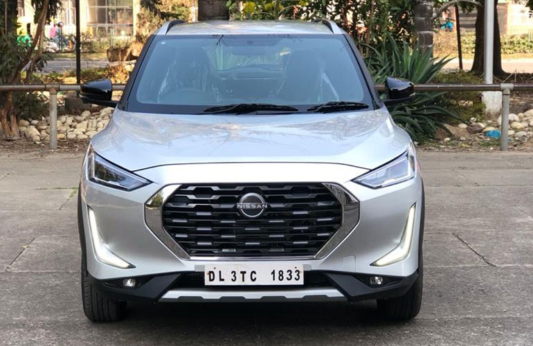 Best Self Drive Car Nissan Magnite Turbo Cvt Petrol XV Premium in Amritsar